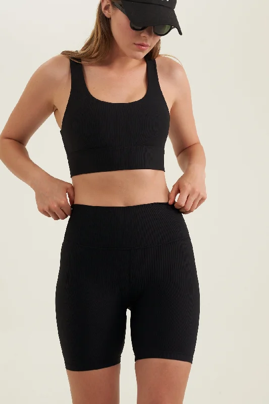 RIBBED BLACK SPORT TOP